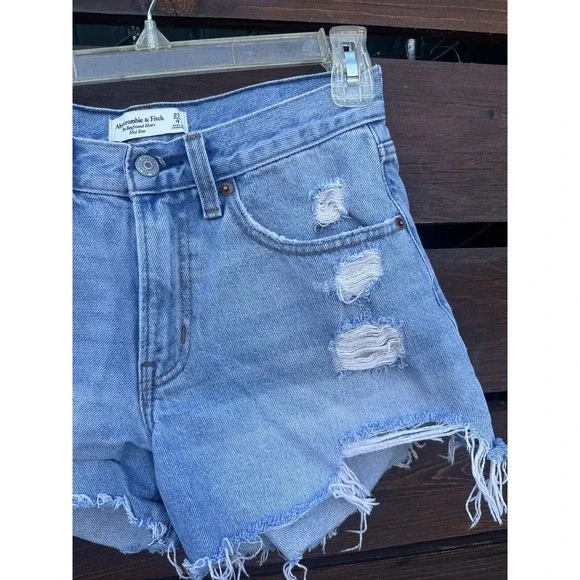 Abercrombie & Fitch The Boyfriend Short Mid Rise Distress *Size 27 (4) - Picture 3 of 5